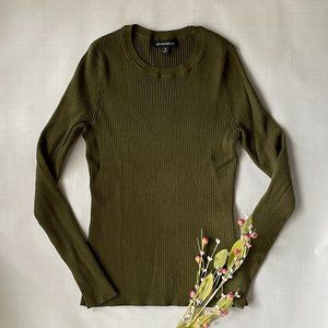 LIKE NEW Banana Republic Ribbed Olive Green Crewneck Sweater Size Small